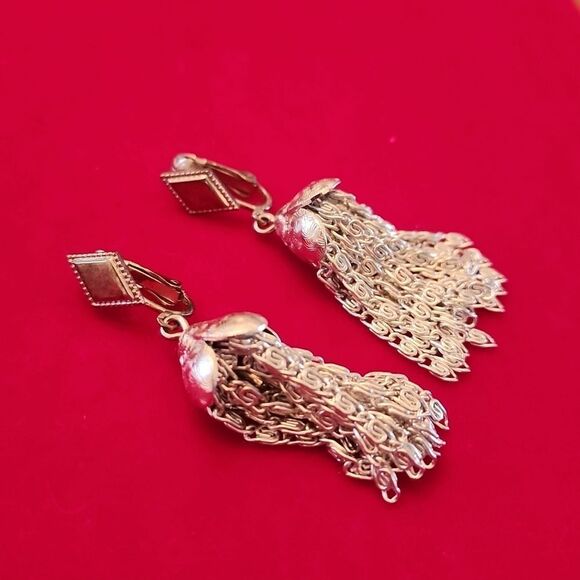 Vintage Sarah Coventry Silver Plated Clip-on Dangle Chain Earrings - Picture 1 of 2